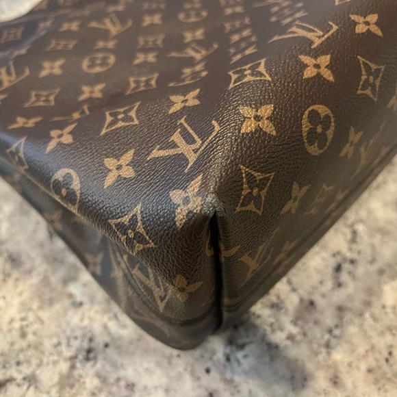 Authentic Louis Vitton Graceful MM Handbag - Picture 7 of 16